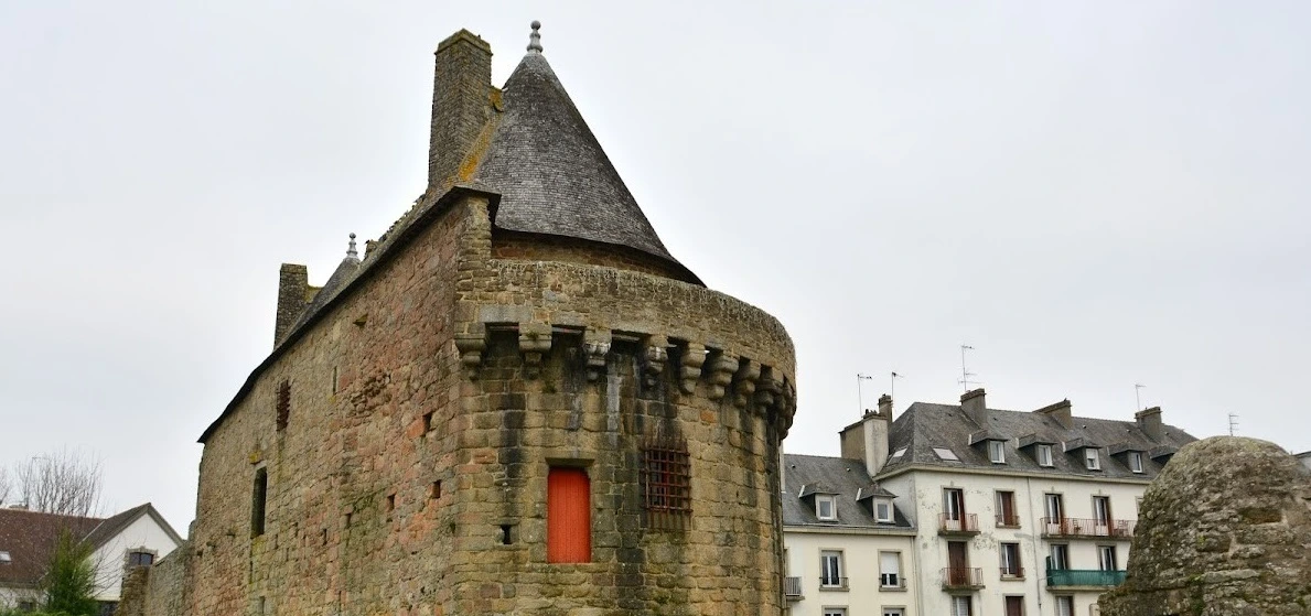 Nettoyage toiture et façade par drone Vannes par MéthoDrone